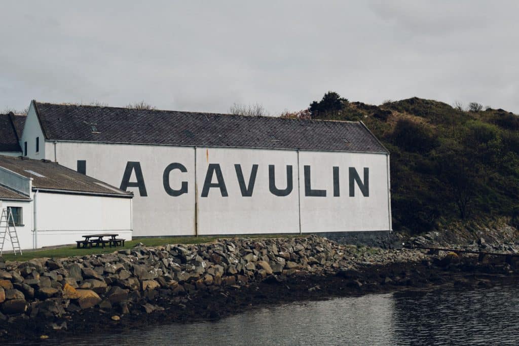 lagavulin-whisky svg+xml;charset=utf